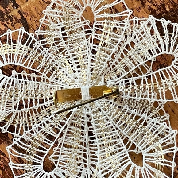 vintage brooch - Picture 2 of 5